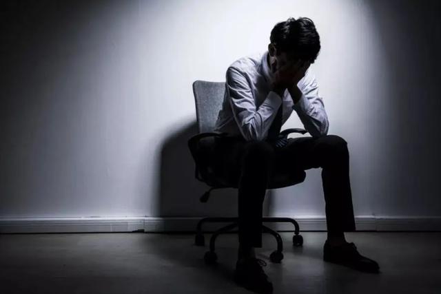 证券老总自杀(证券公司老总判死刑)